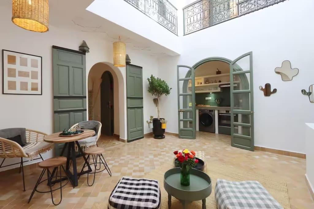 Riad Ptit Kech, Bassin Terrasse - Petits Dejeuners Marrakesh Ngoại thất bức ảnh