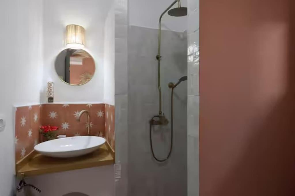 Riad Ptit Kech, Bassin Terrasse - Petits Dejeuners Marrakesh Ngoại thất bức ảnh